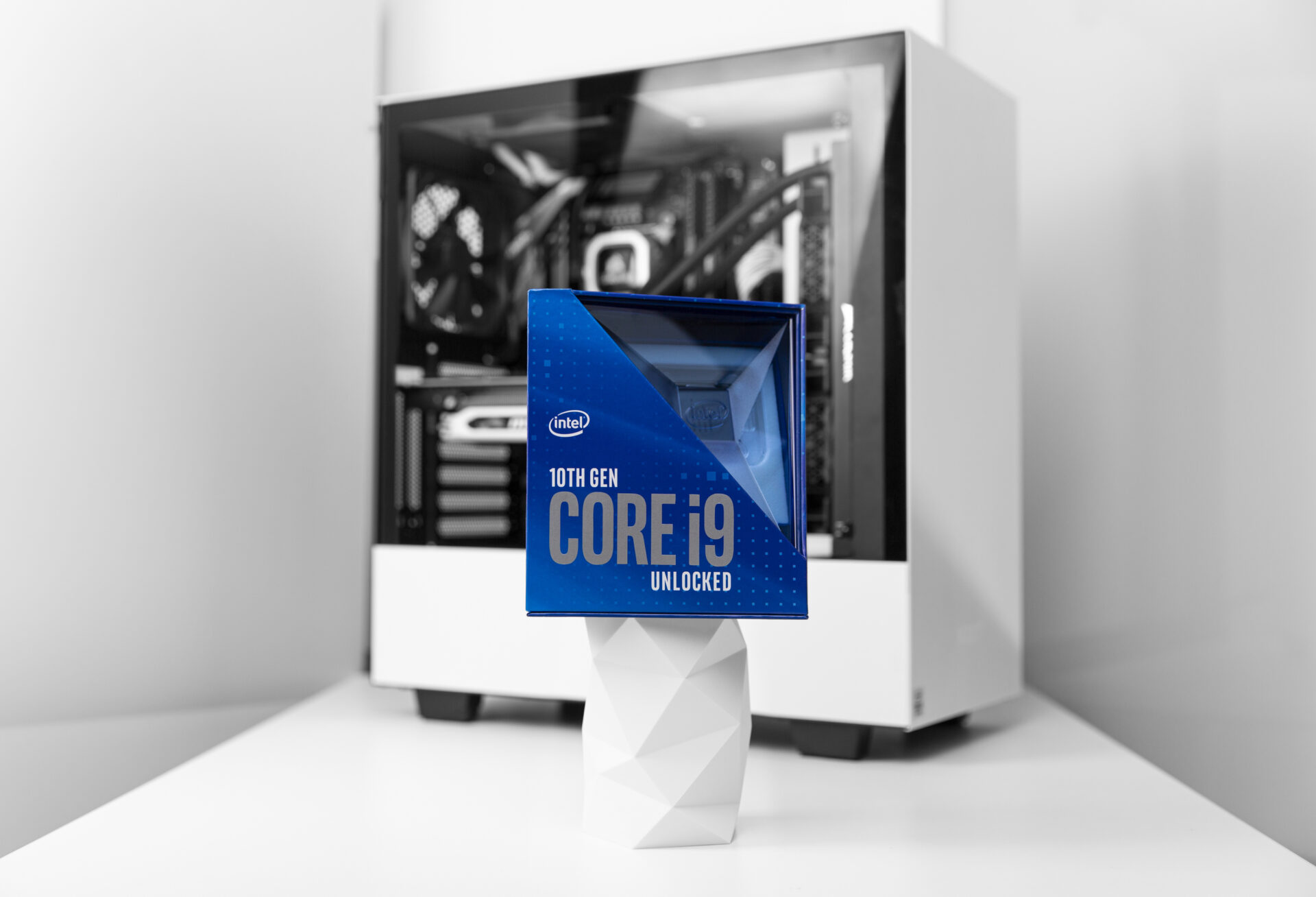 Intel-i9-10900K-2-1920x1308.jpg