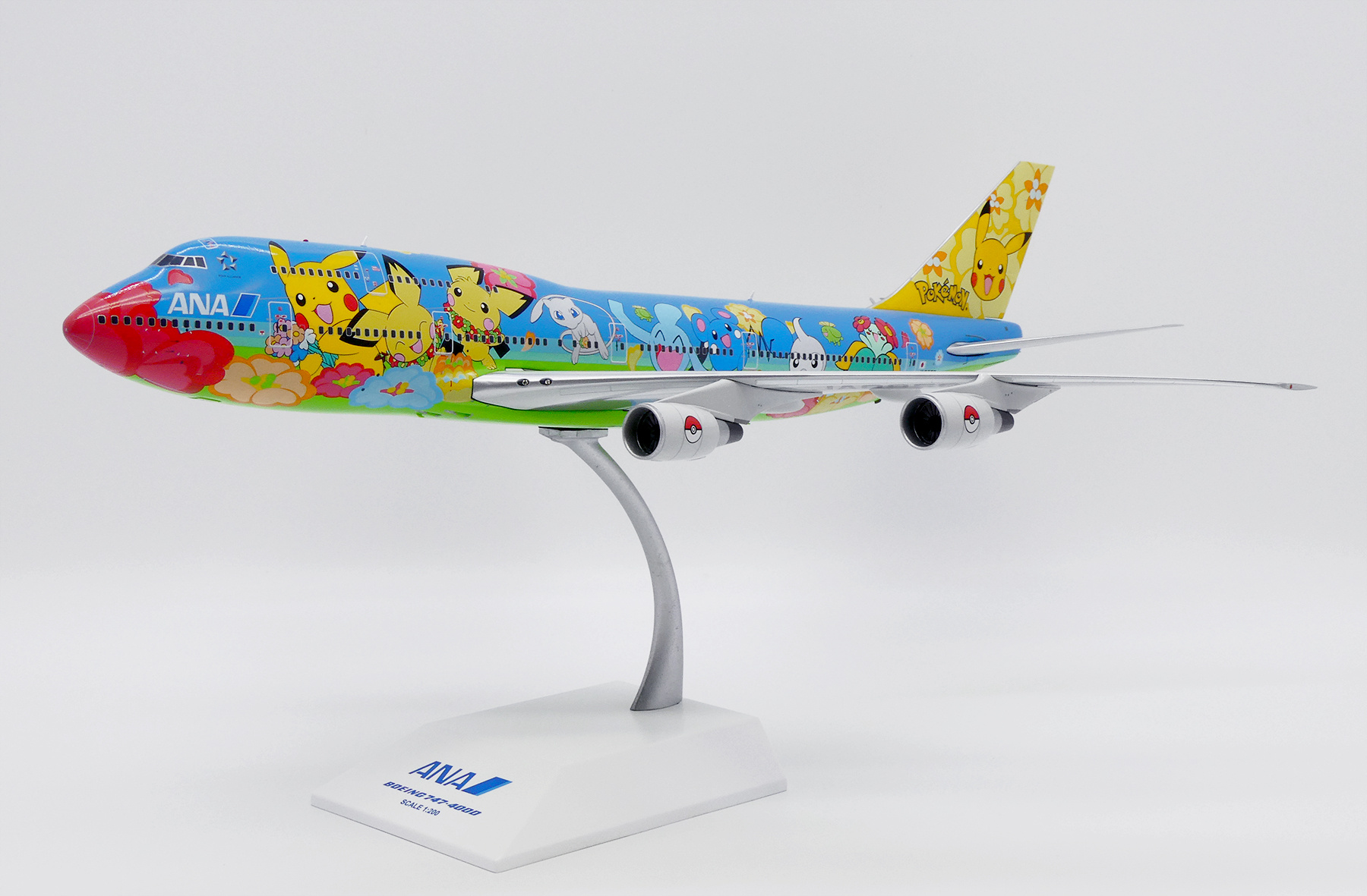 全日空商事 1/200 B747-400 ピカチュウジャンボ NH50030 全日空商事