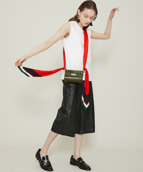 TOGA PULLA（トーガ プルラ）の「スカーフショルダーバッグ TP12-AG260