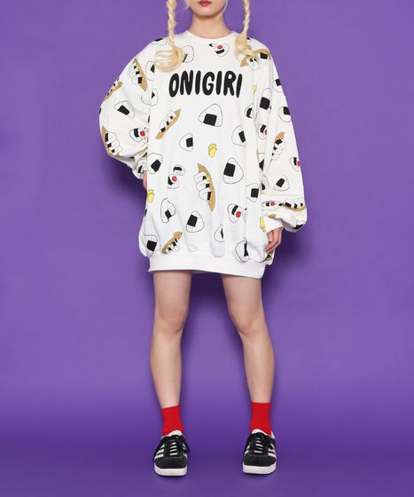 フード総柄スウェット(ONIGIRI_YAKINIKU_NATTO）[商品：PN24SS-020-1