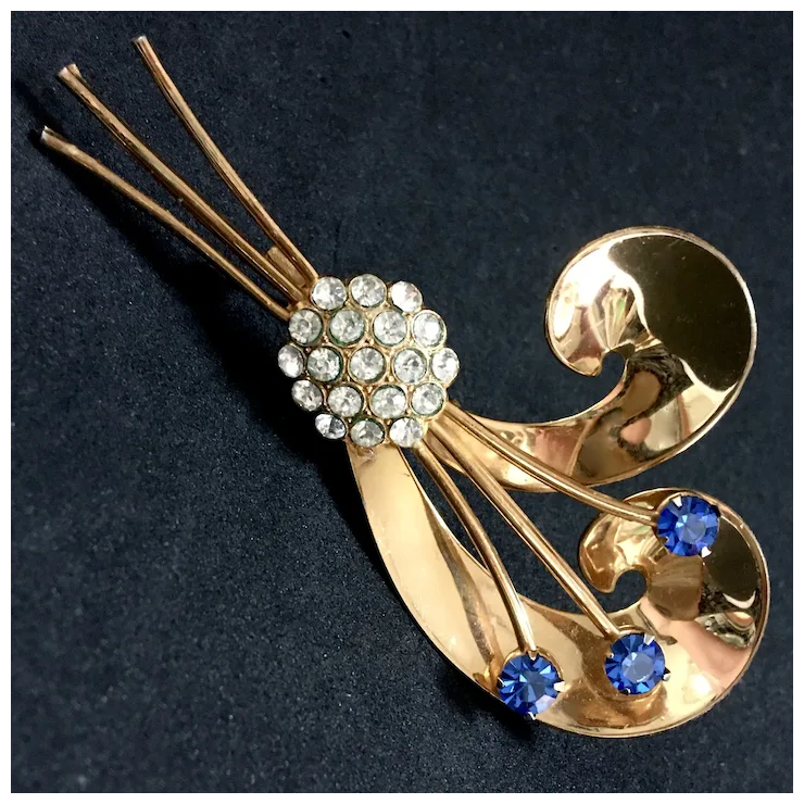 Coro Pegasus Gold Plated Swirl Spray Brooch With Rhinestones. For