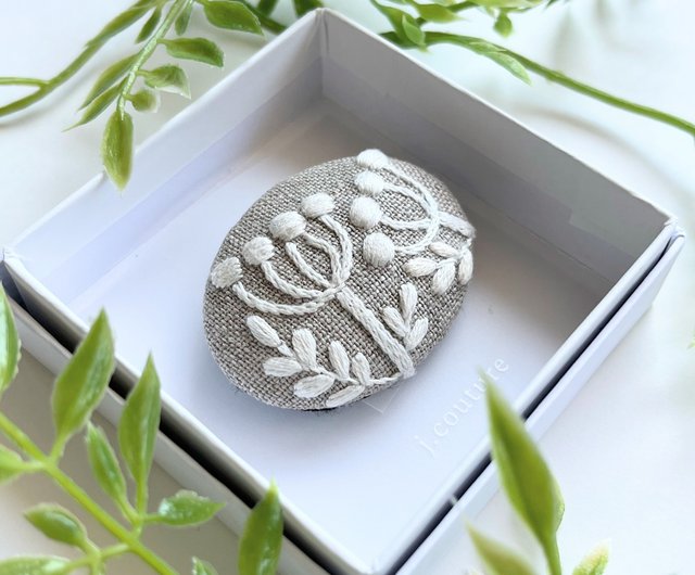 北欧風可愛いお花の刺繍ブローチ6 hand embroidered brooch_ j.couture