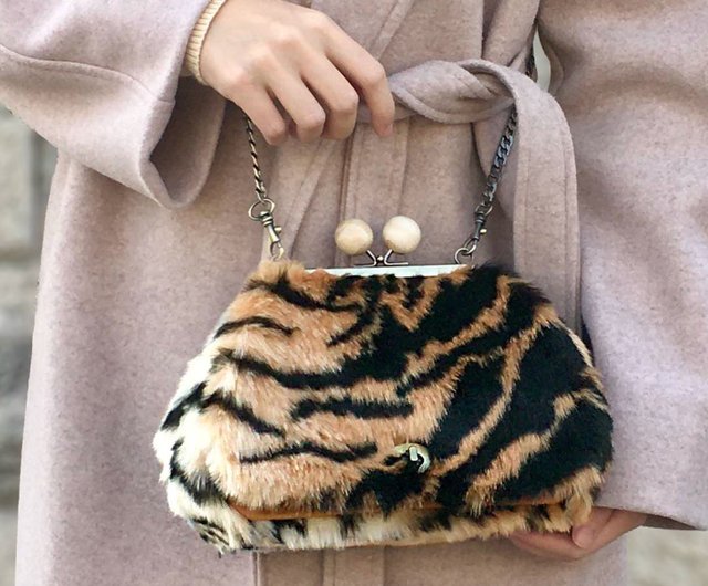 台湾 ファーバッグ 大人可愛い虎柄がま口 ショルダーバッグ レディース