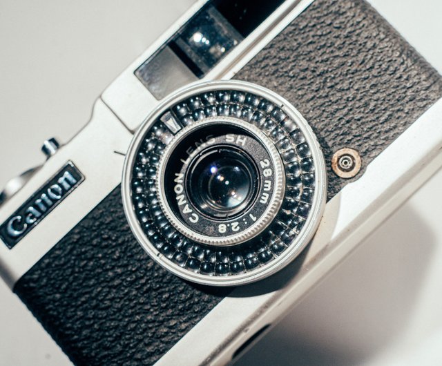 台湾 Canon Demi EE28 フィルムカメラ ハーフ判 F2.8レンズ 自動露出