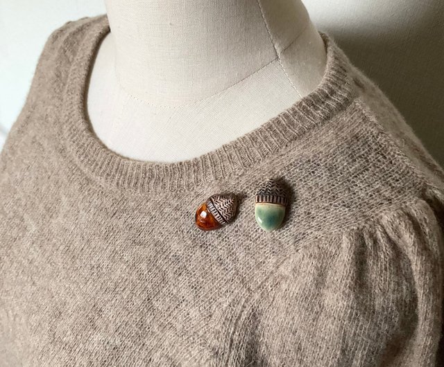 ピンブローチ どんぐり Nassun | ブローチ - Pinkoi