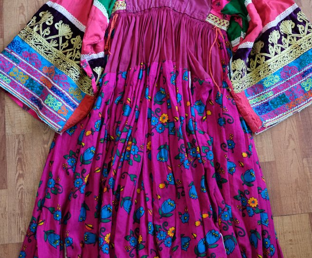 台湾 ヴィンテージのクチ族の民族衣装ビーズの刺繍が施された