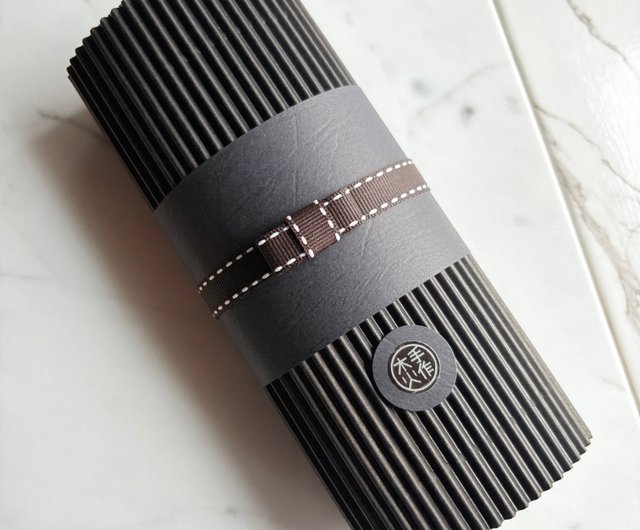 送料無料】台湾 レザーカービング/ペット/AirTagケース/オーダーメイド