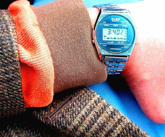 台湾 1970年代 宇宙を纏う、日本SEIKO ALBA アンティークデジタル