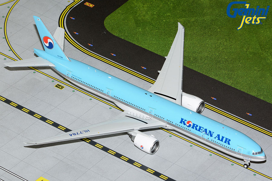 Gemini200 Korean Air 777-300ER 1/200 Reg# HL7784 - Pilot Stuff Online