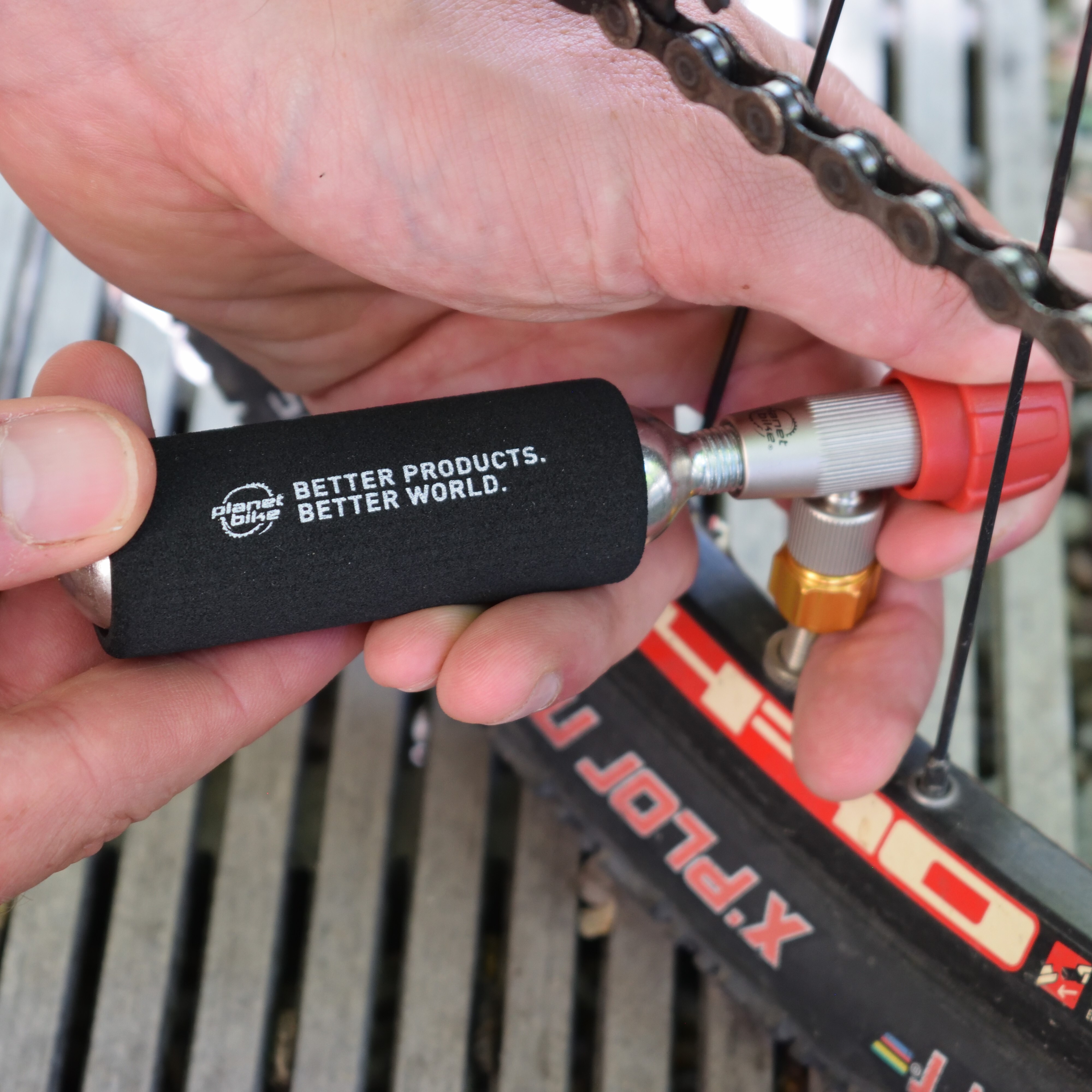 20g CO2 Threaded Cartridges – Fix Flats Fast | Planet Bike