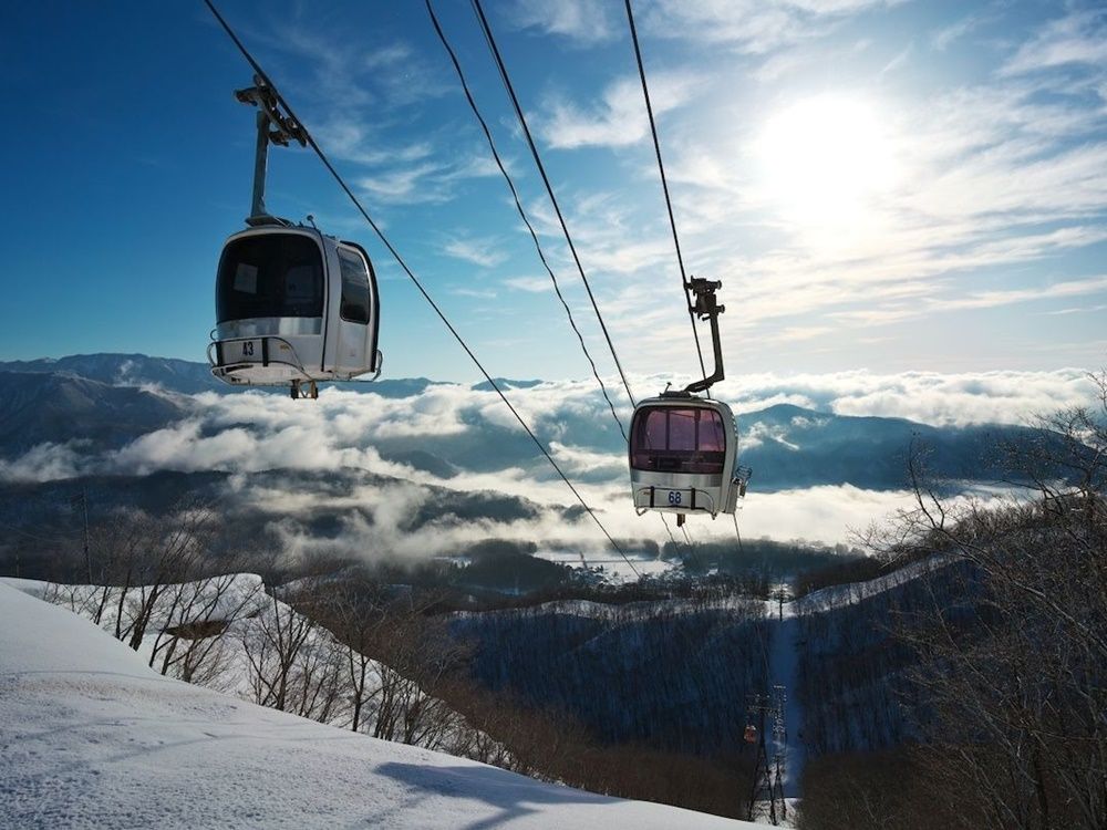 現地購入よりお得】白馬岩岳スノーフィールド リフト1・2・3日券+ギア