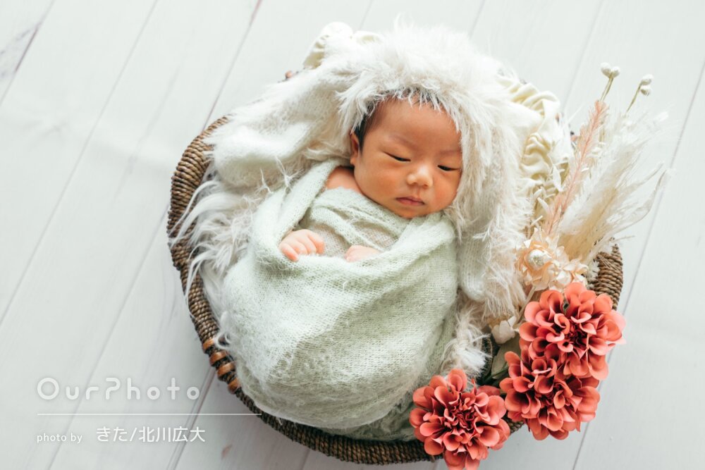 希望通り」小物使いがオシャレ！表情が可愛いニューボーンフォトの撮影