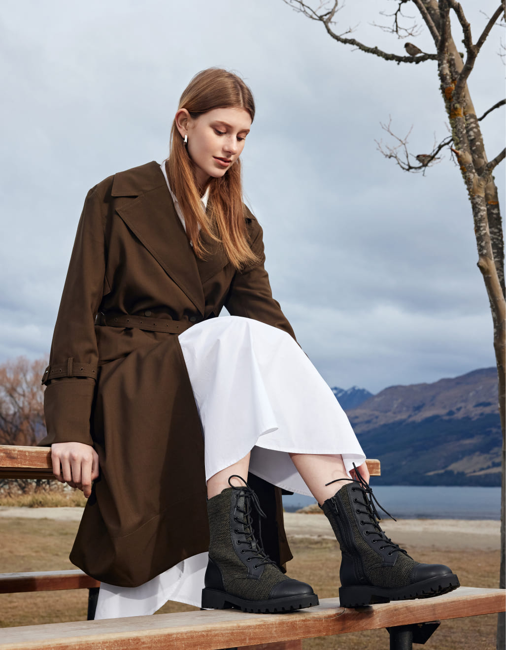 Florence] ラウンドトゥ 撥水加工 ラグソール レースアップ アンクル