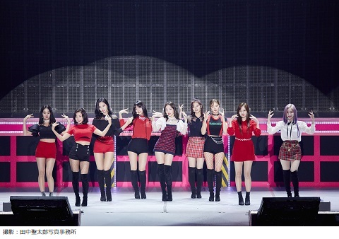 TWICE、日本での初アリーナ・ツアー「TWICE 1st ARENA TOUR 2018 “BDZ
