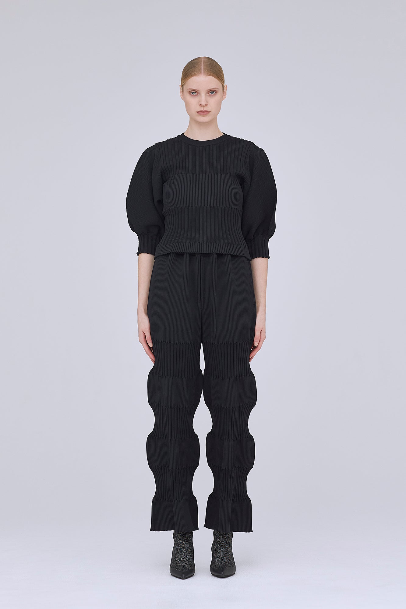 FLUTED SHORT PUFF SLEEVE CROPPED TOP