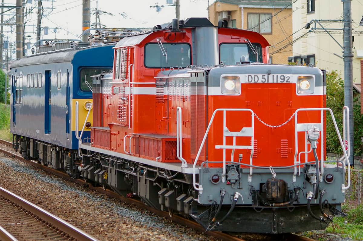 DD51 1192＋クモヤ145-1051の配給列車が運転される｜鉄道ニュース