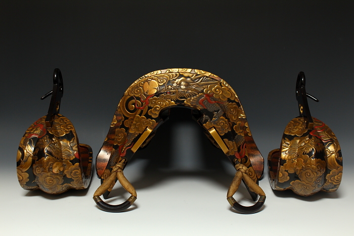 雲龍図高蒔絵水干鞍鐙一対 江戸文政十二年 | 伝統的甲冑や刀剣武具・鎧