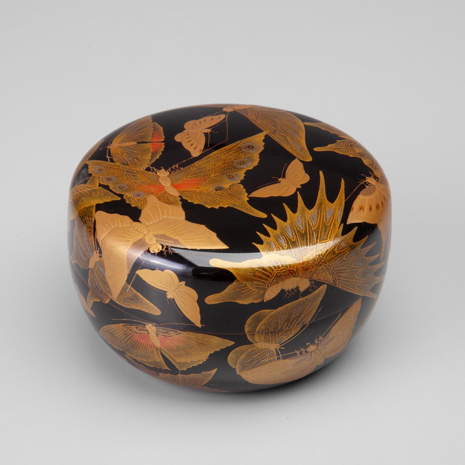 長野横笛 蝶蒔絵平棗 共箱｜茶の美