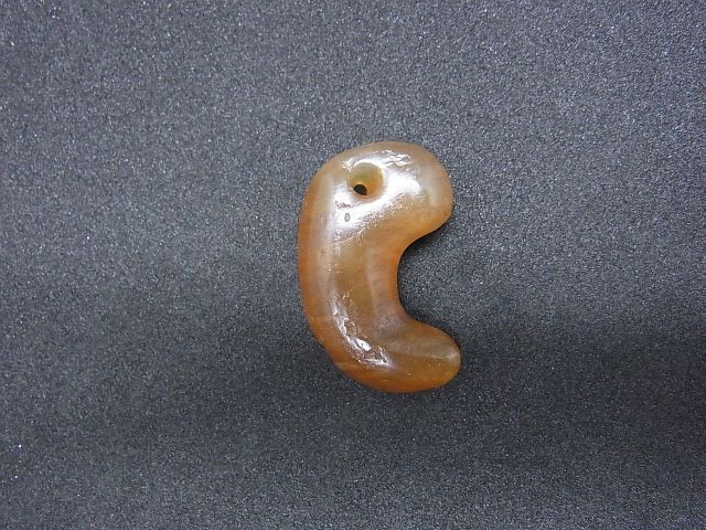 瑪瑙製勾玉 古墳時代(吉備国出土) - Chagamocraft (チャガモクラフト)