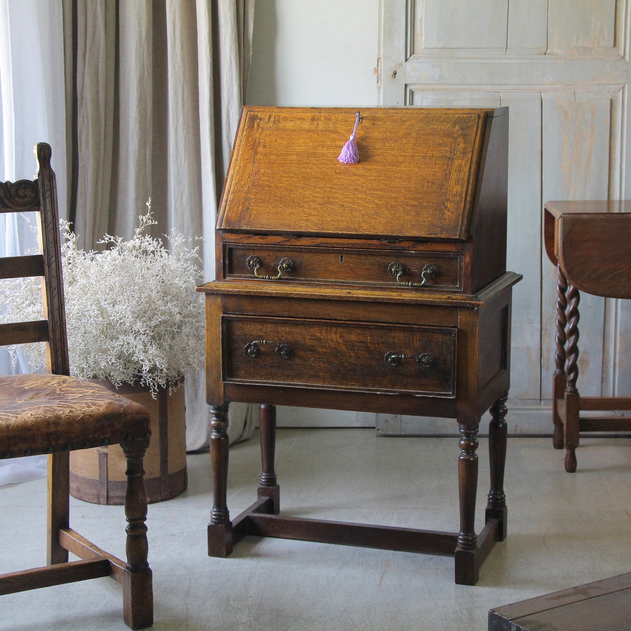 1930年代オーク材小さなライティングビューロー（横幅65cm） イギリス