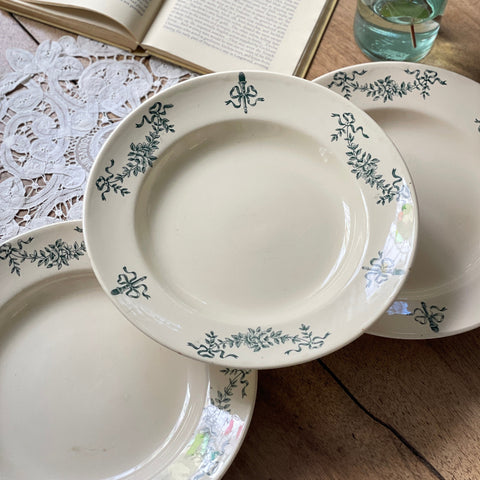 アンティークのお皿等の陶器が600点以上 – ページ 2 – チェルシーオールド