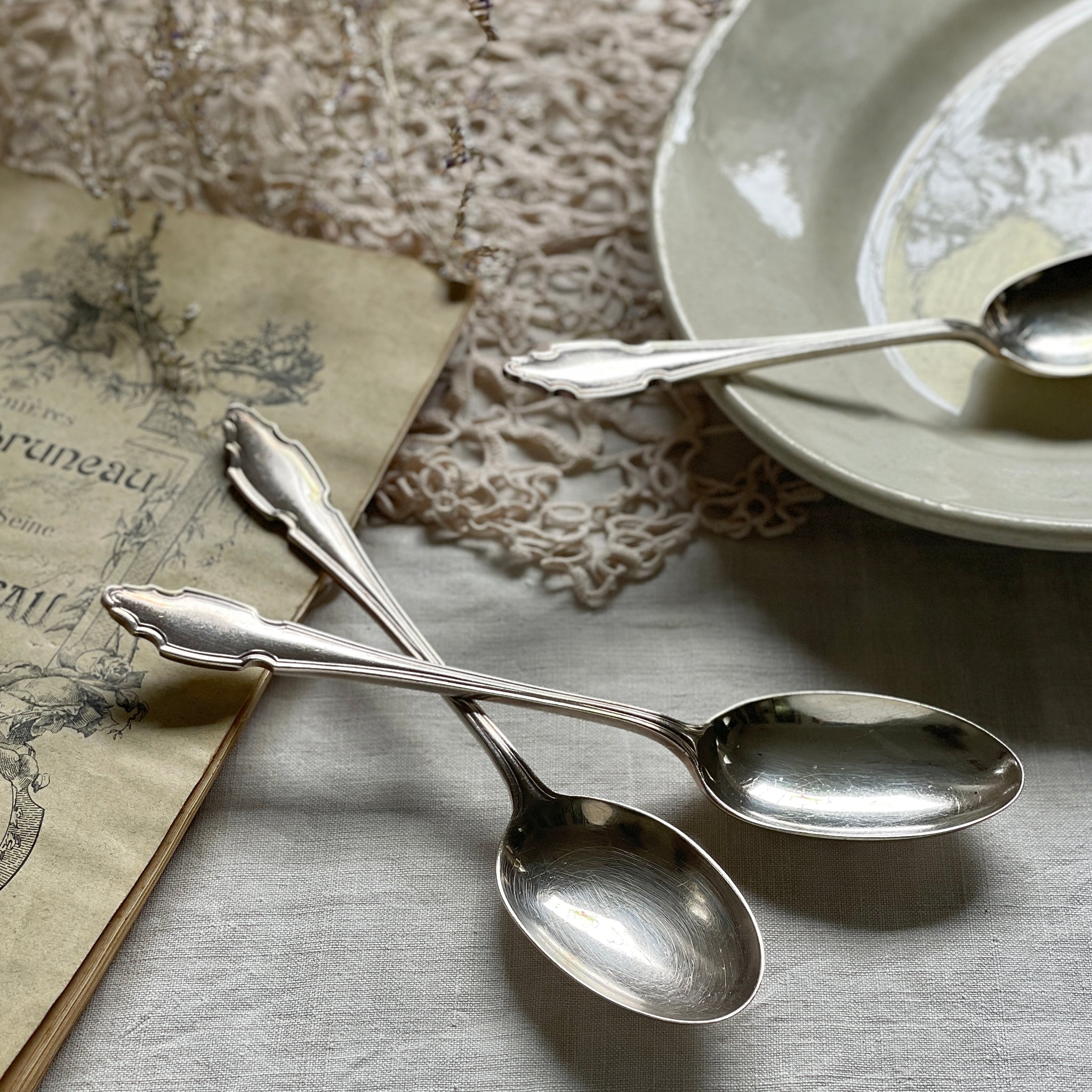 3本あり！シルバープレート製シンプルなスプーン イギリス