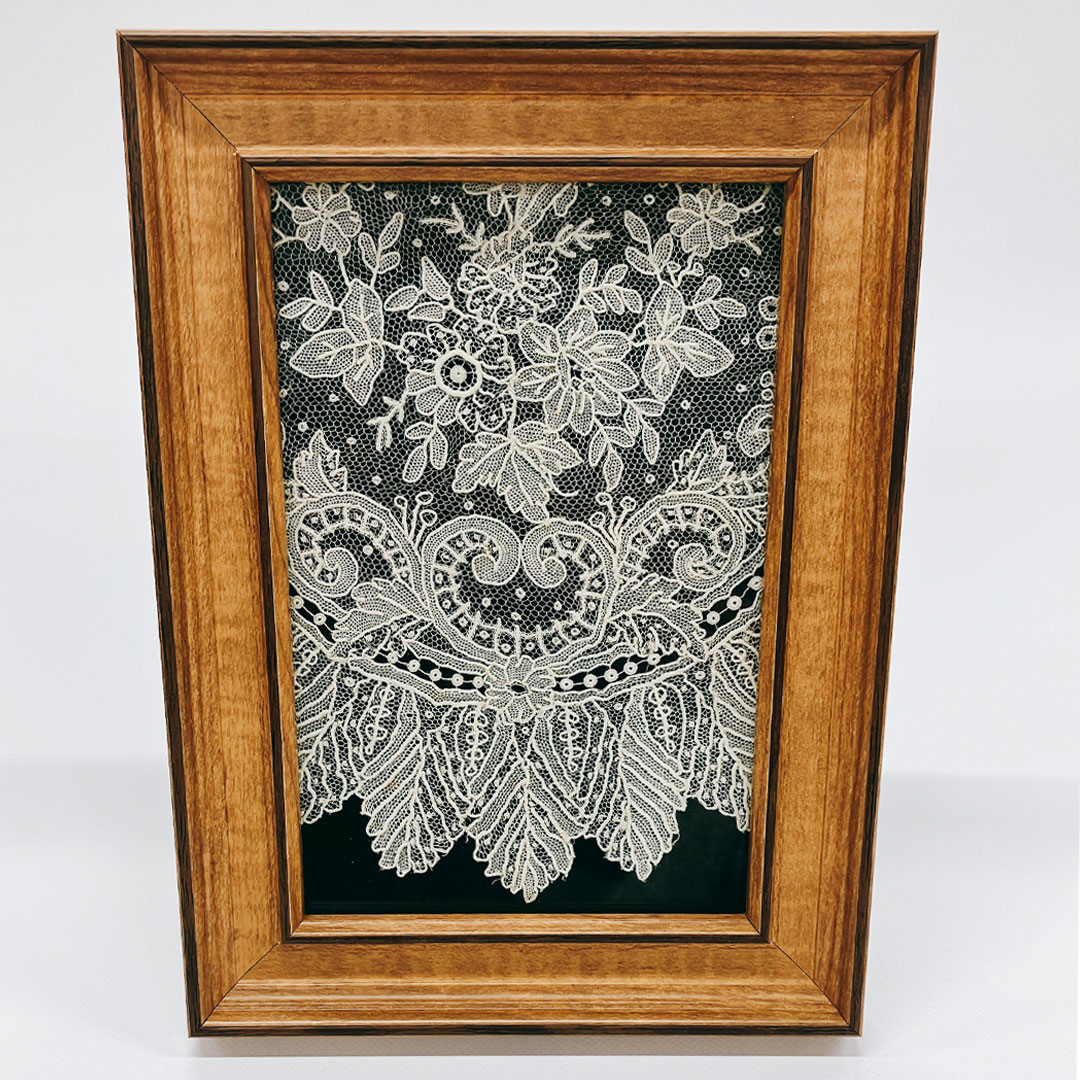 アンティークレースフレーム（ポアンドガーズ） | 横浜元町 近沢レース店