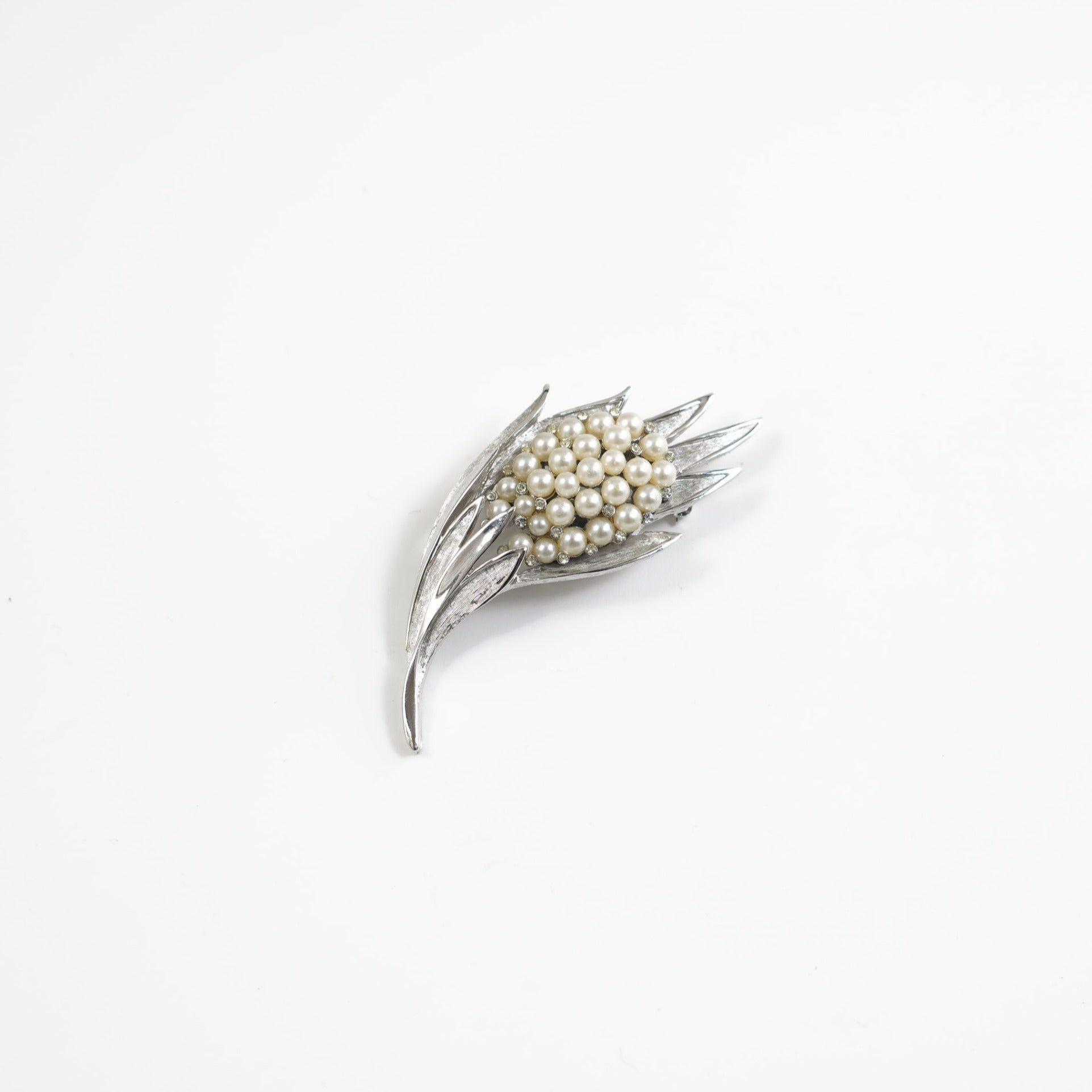 Trifari（トリファリ）ブローチ「Flower Pearl Brooch」／ヴィンテージ