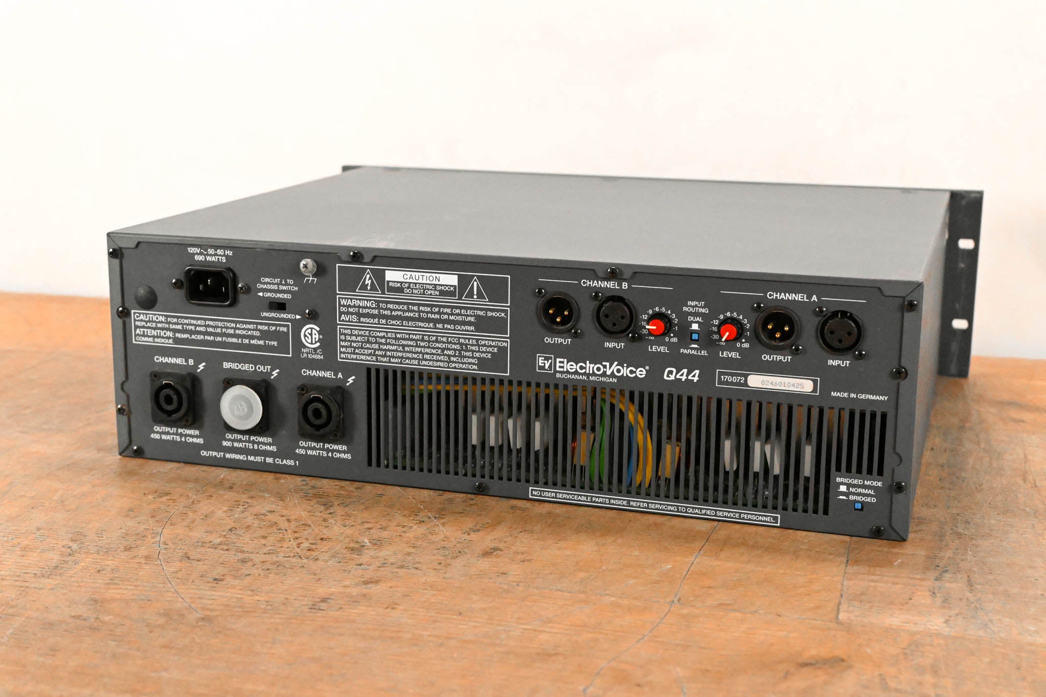 Electro-Voice (EV) Q44 Two-Channel Power Amplifier CG01Q6F