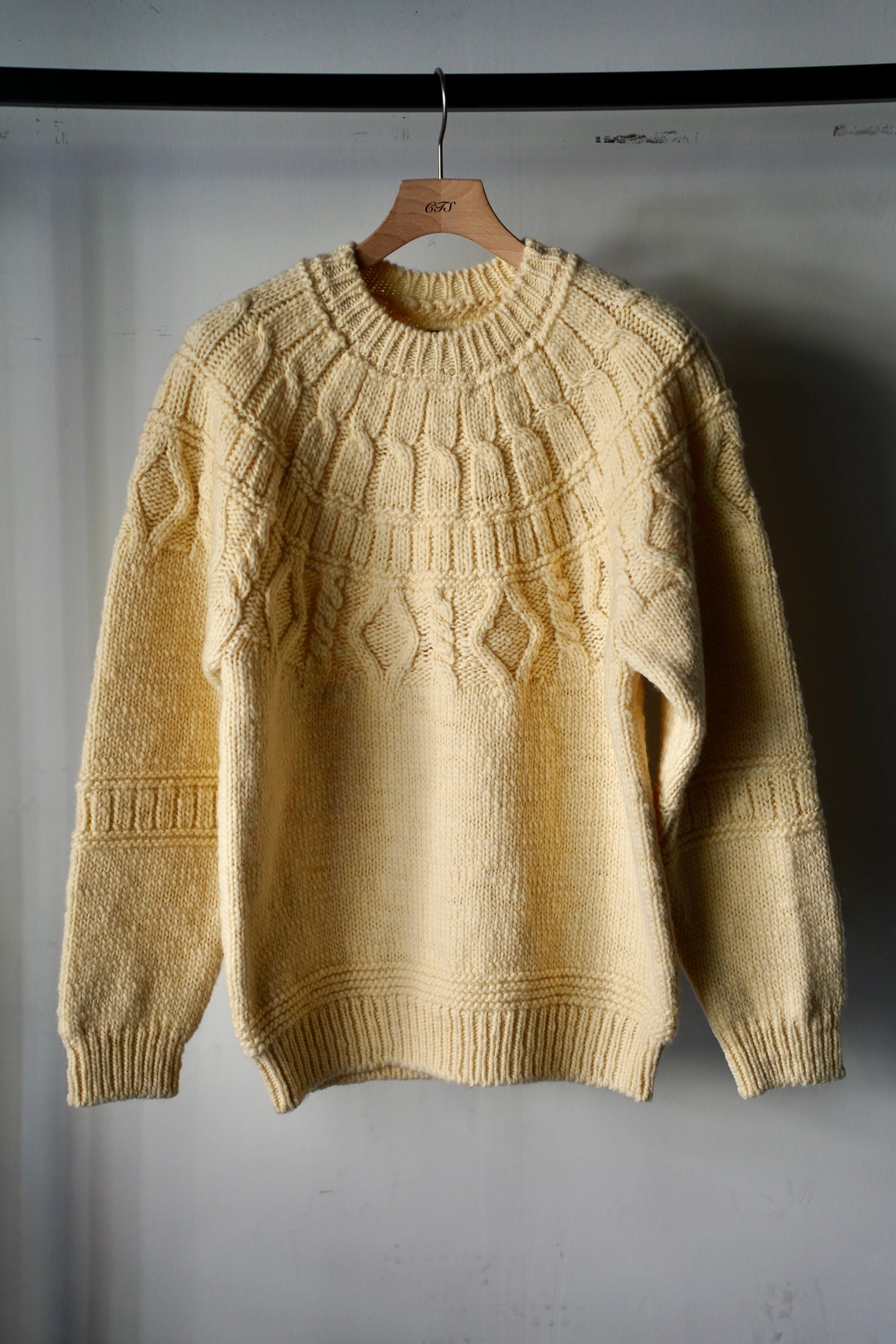 MEN BATONER / バトナー SPREAD ALAN CREW NECK – _COMES THE SUN