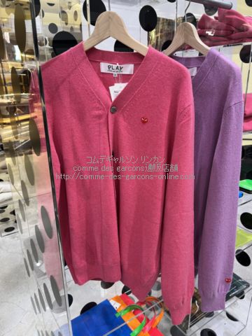プレイ コムデギャルソン Vネック 小さい赤ハート カーディガン ピンク