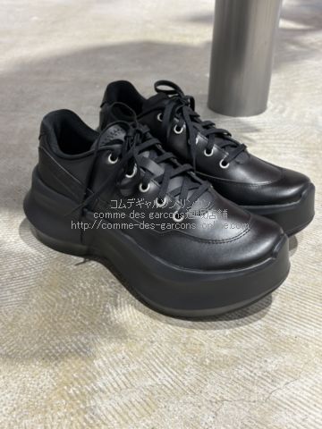 コムデギャルソン限定サロモン 厚底レザースニーカー-黒-2025AW