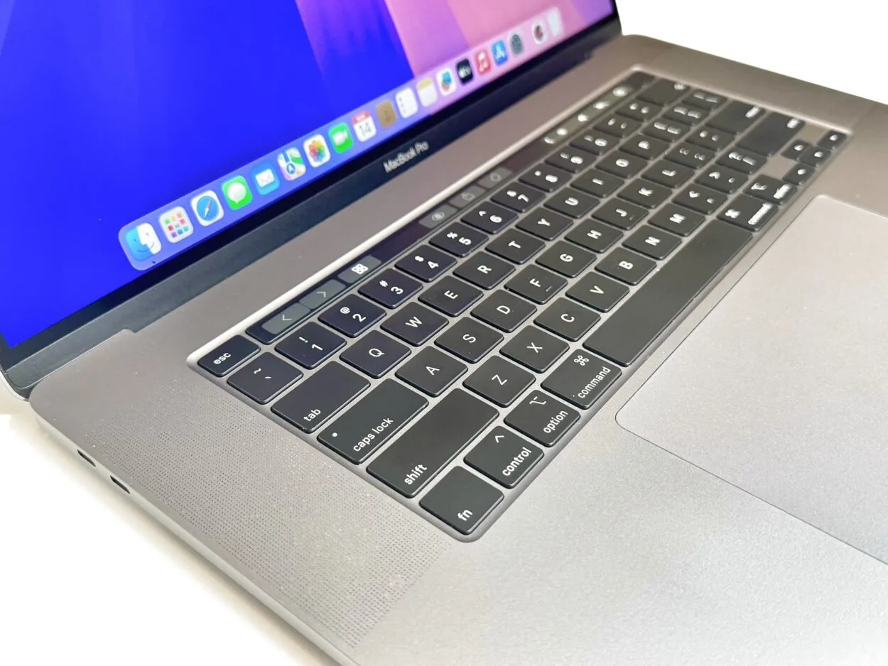 Apple MacBook Pro 2019 Touch Bar | i9 | 32gb | 512GB SSD | 16 inch
