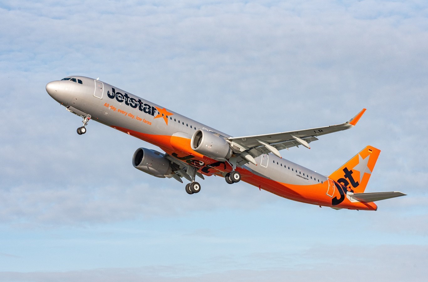 Jetstar unveils new livery for its new Airbus A321LR fleet as