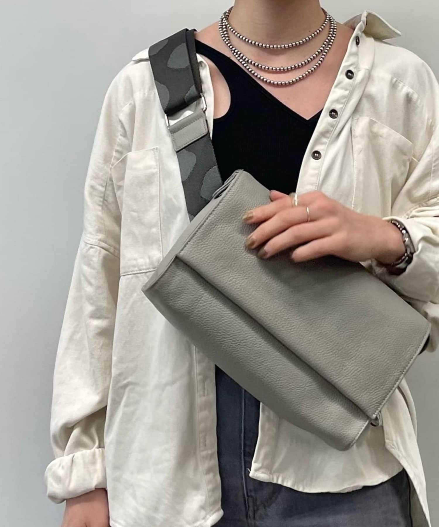 柄ワイドテープショルダーバッグ《本革/軽量470g/ボディバッグ/500ml