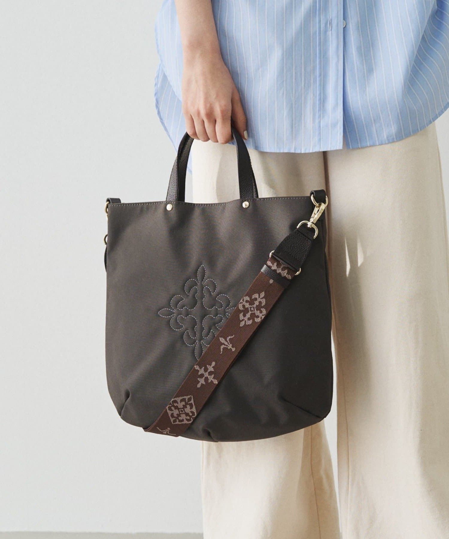 3/4～価格改定》スリム2WAYトートバッグ <コーデュラナイロン