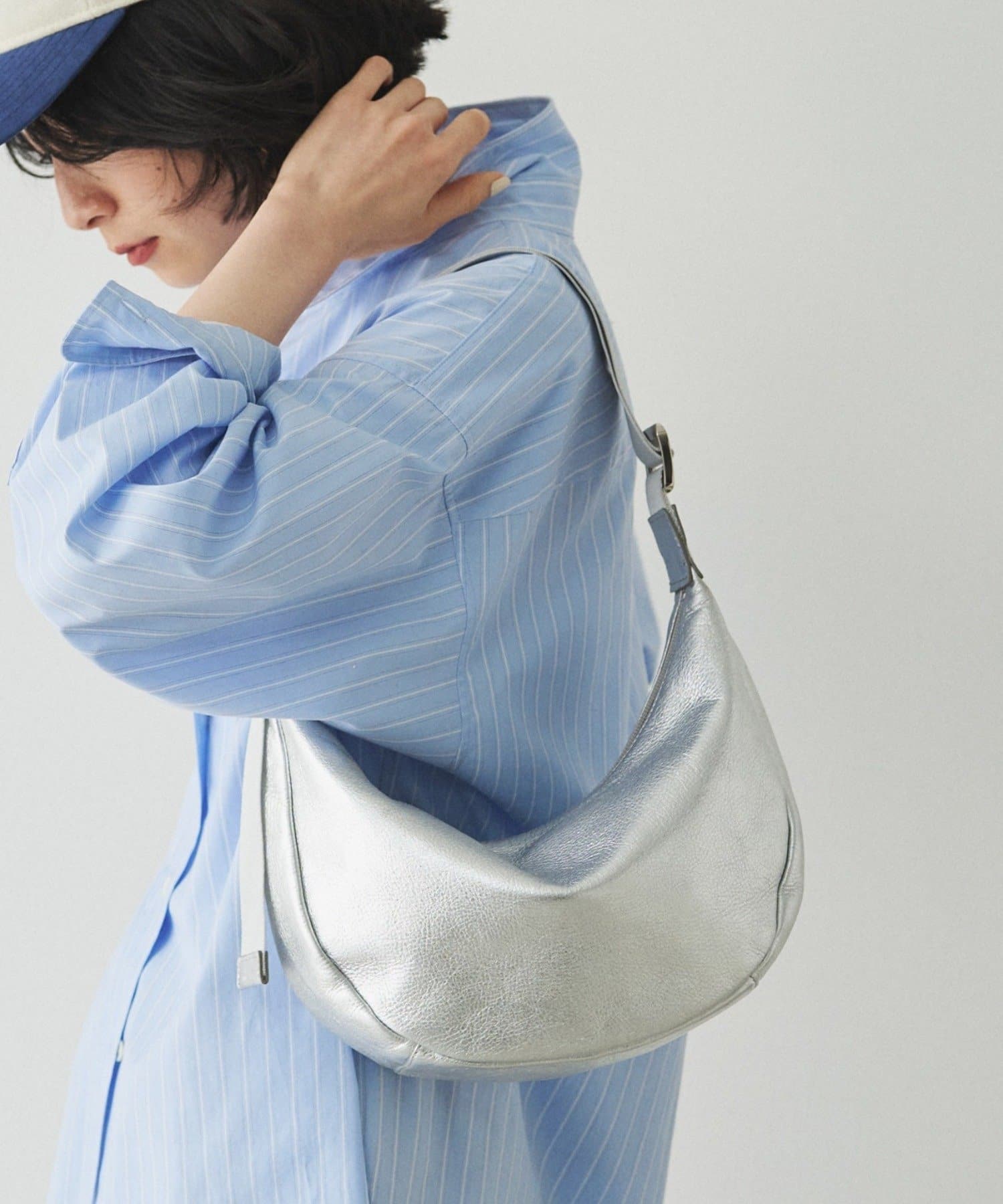 ソフトレザーラウンドショルダーバッグ［silver］ | russet(ラシット