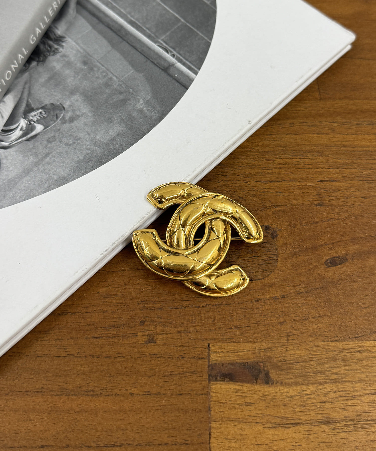 VINTAGEアイテム】CHANELマトラッセブローチ | LOUNGEDRESS(ラウンジ