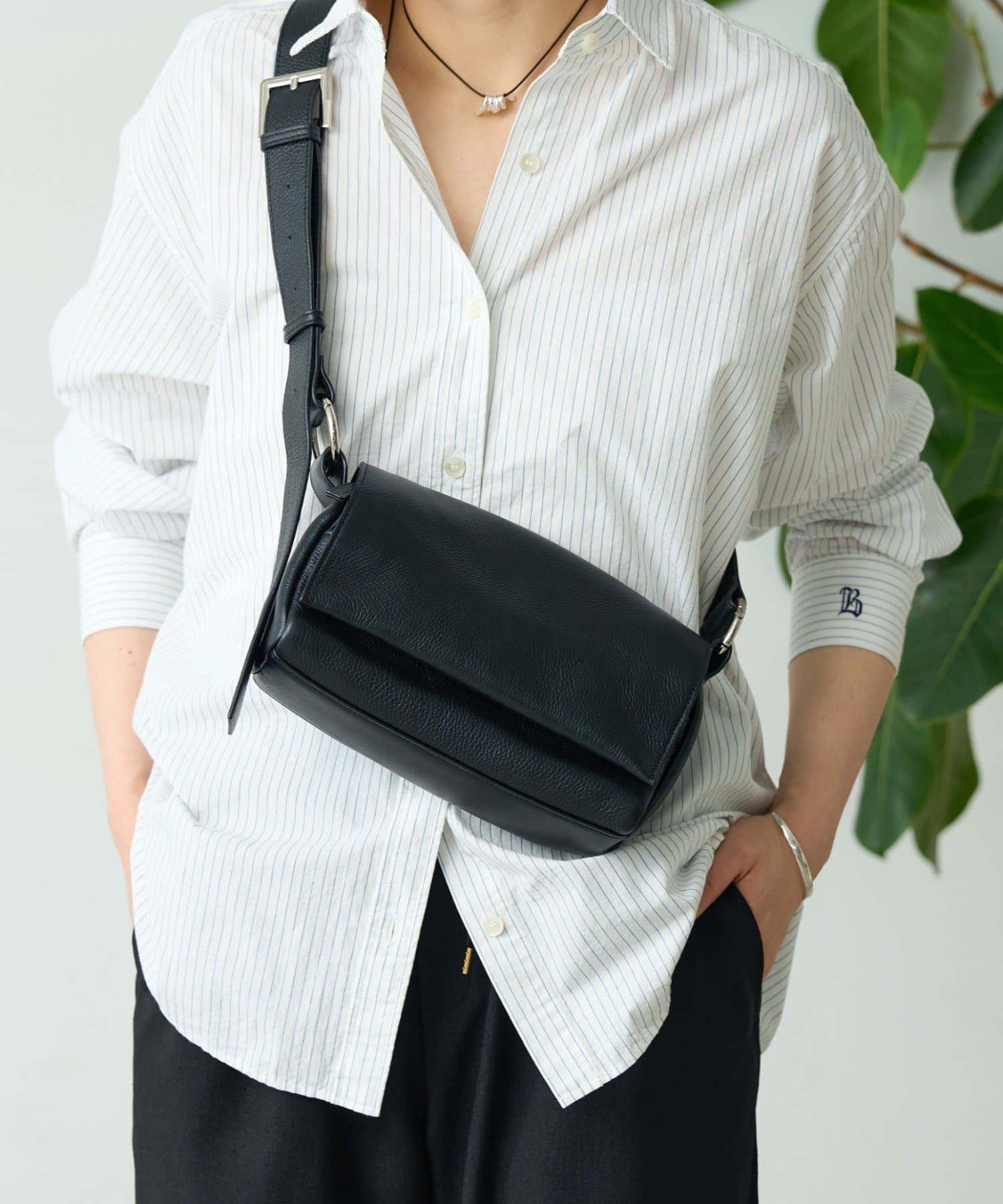 本革》ミニレザーボディバッグ | BEARDSLEY(ビアズリー)レディース