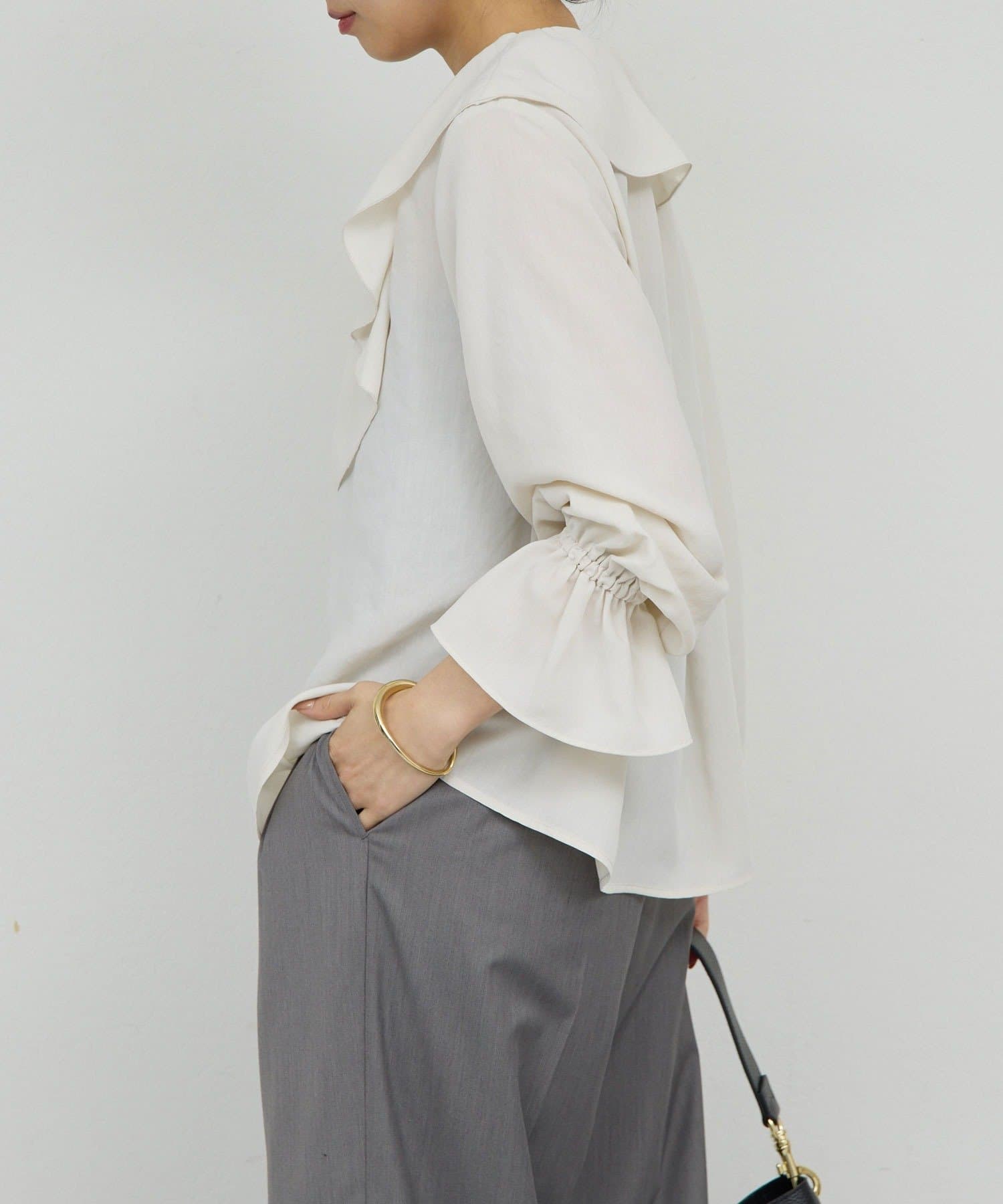 ラッフルカラーブラウス | GALLARDAGALANTE(ガリャルダガランテ