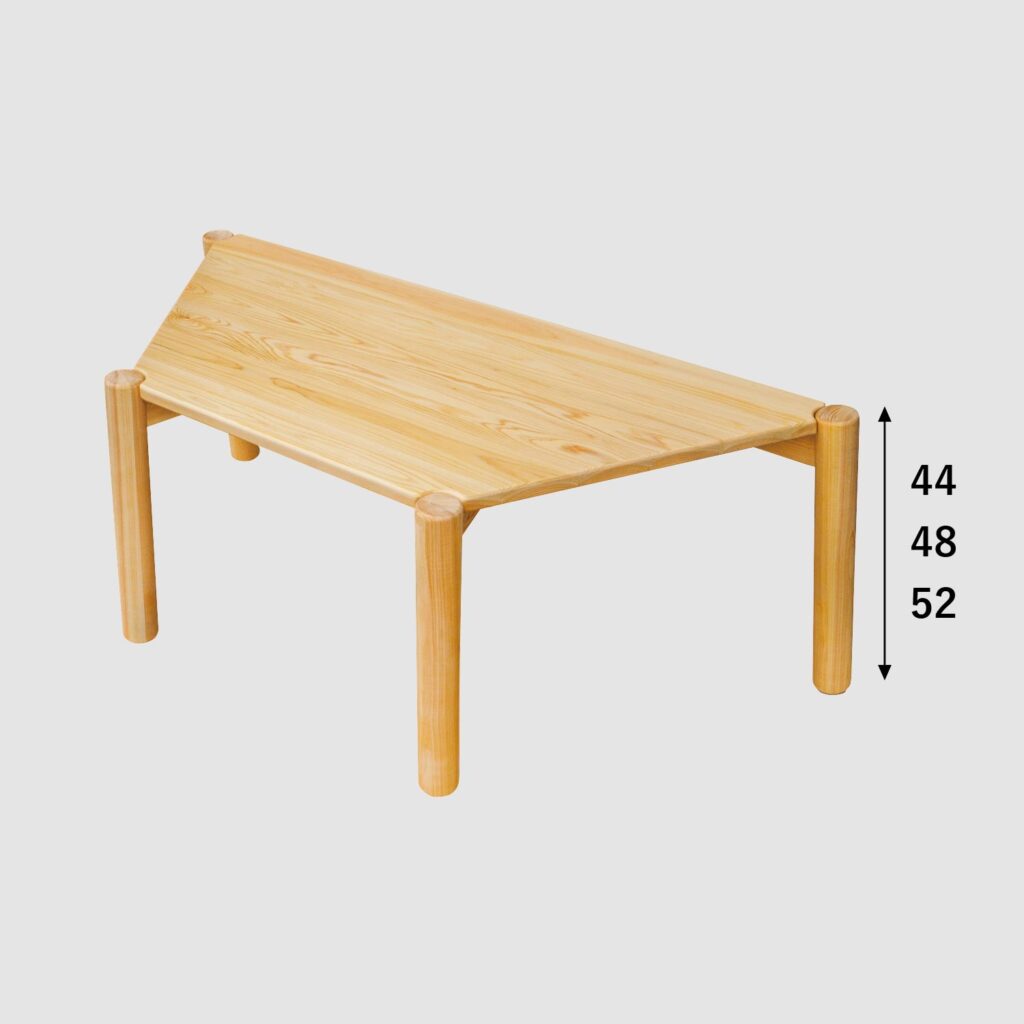 ヒノキの台形テーブル［3歳児用］ | CoFa