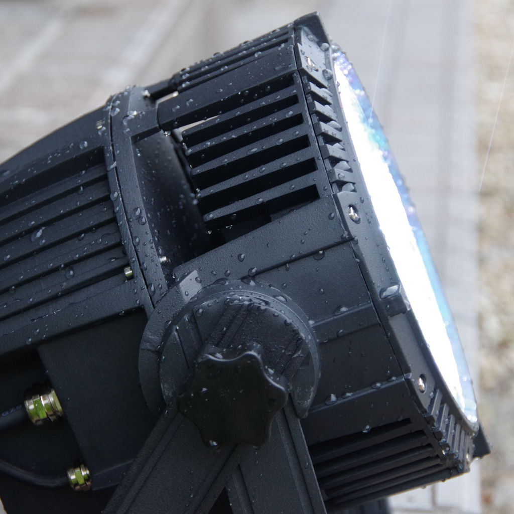 LED防水パーライト18個 - COLD RIVER｜舞台照明 販売・特注製作・小