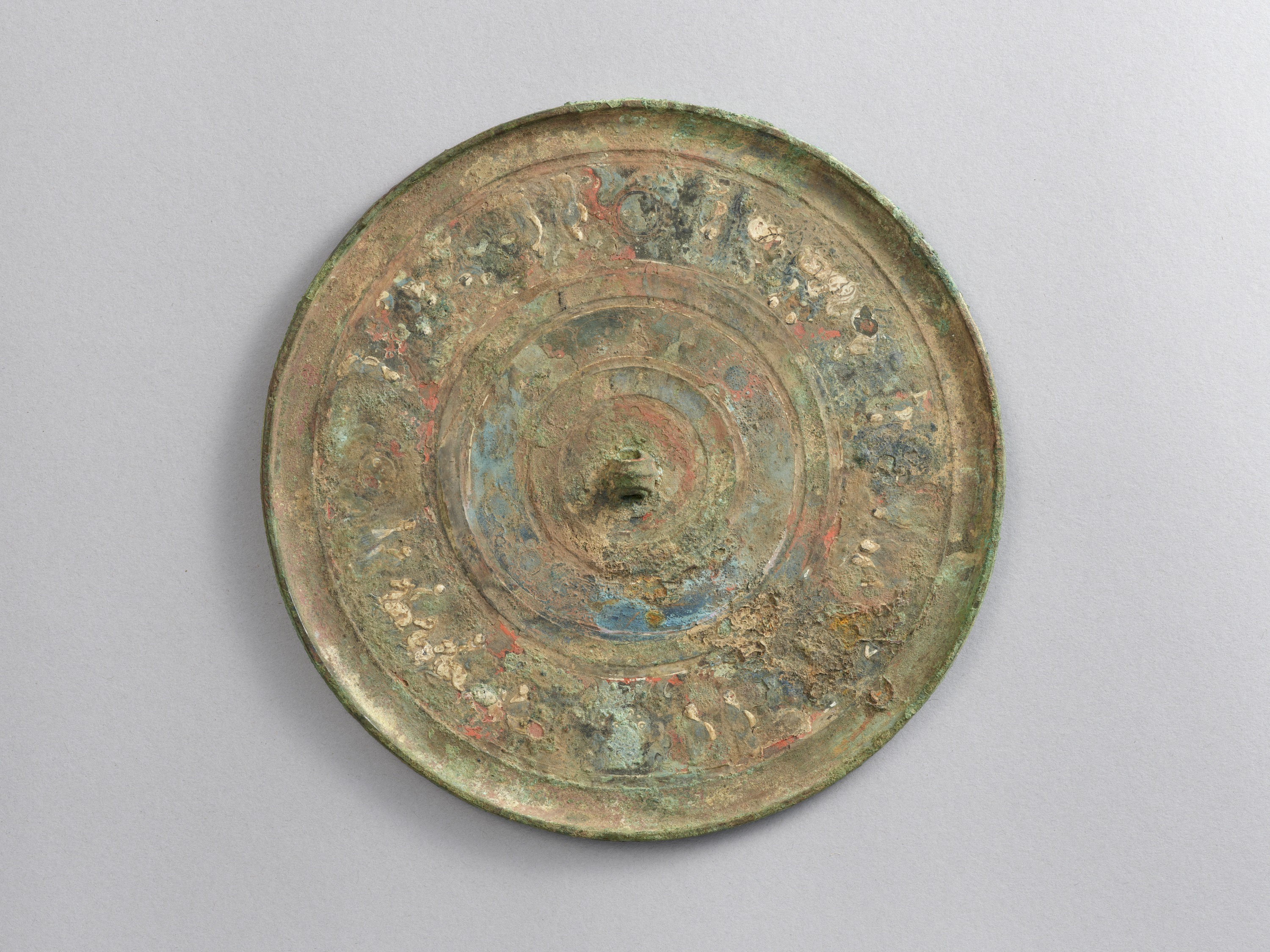 九州国立博物館 | 収蔵品ギャラリー | 重要文化財 彩画人馬文鏡