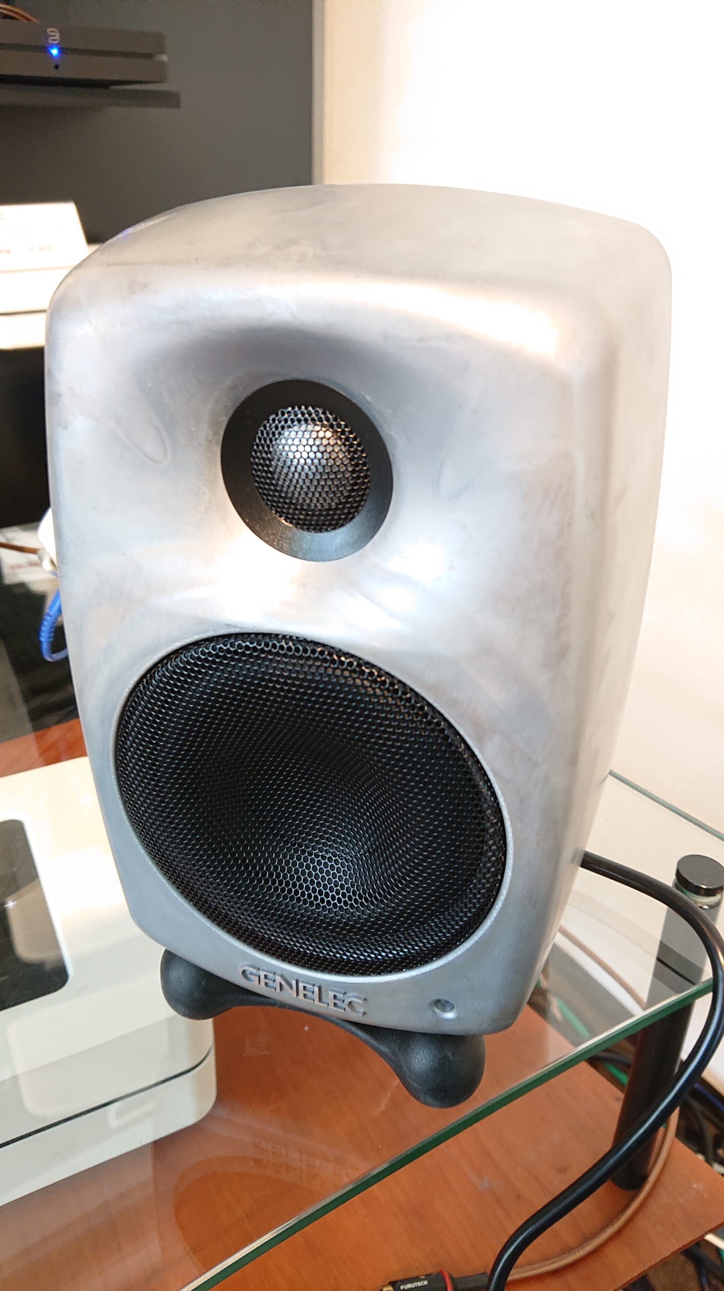 横浜店】GENELEC G-Two。良い意味で大きさに全く見合わない、素直な