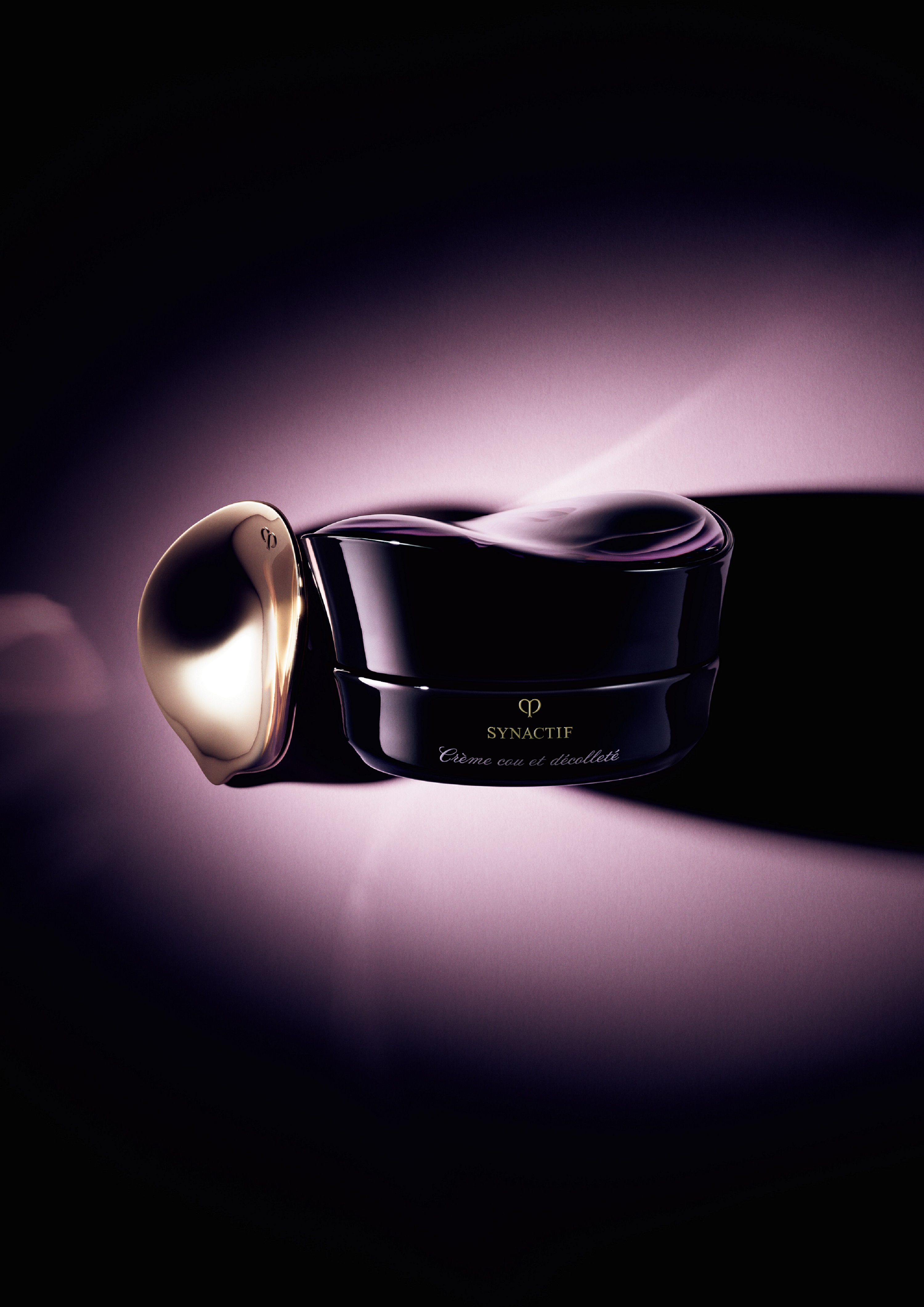 クレ・ド・ポー ボーテ シナクティフから、限定ネック＆デコルテ用