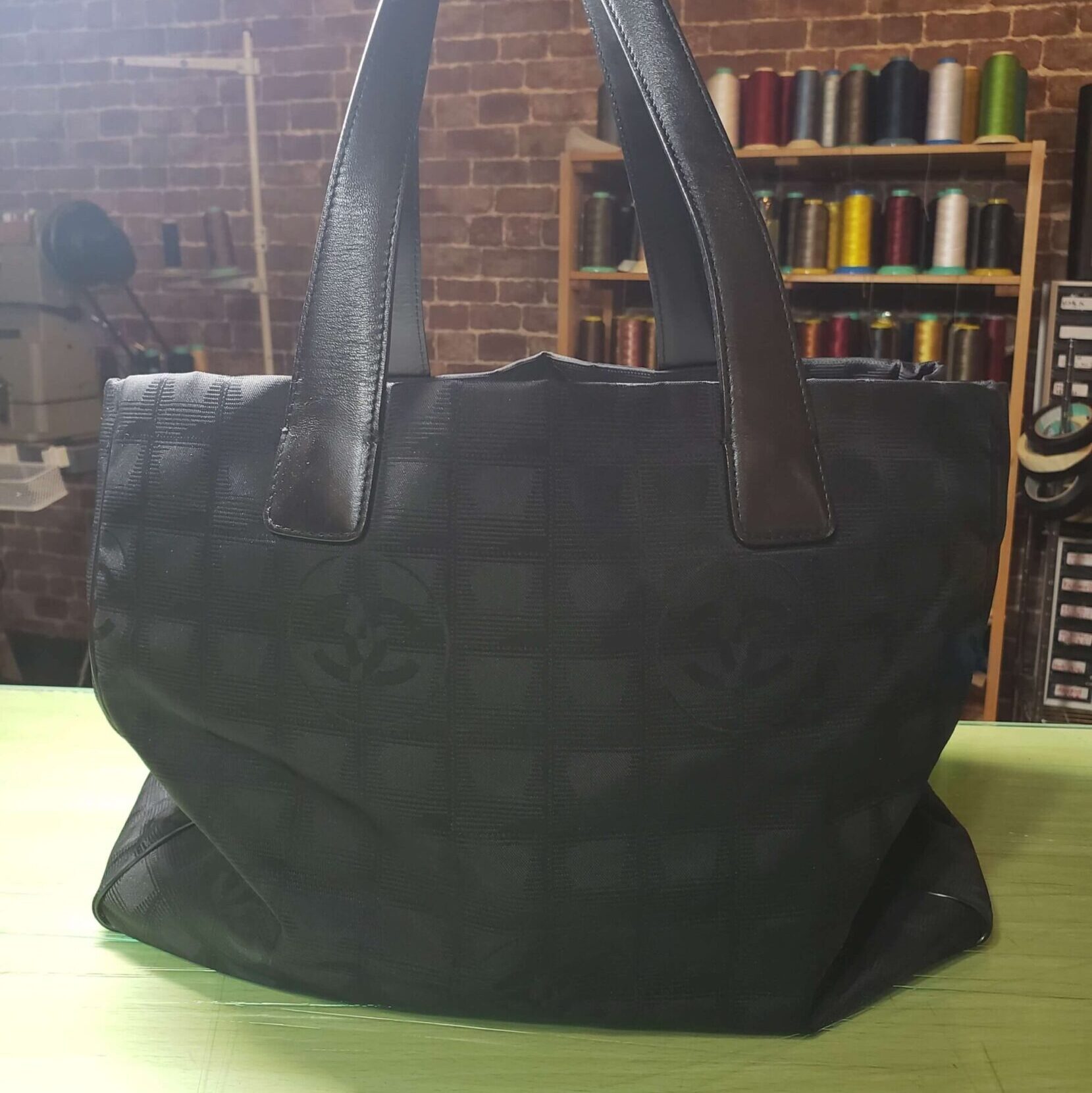 シャネル(CHANEL) ニュートラベルライン・底鋲・底板交換 | 鞄修理専門