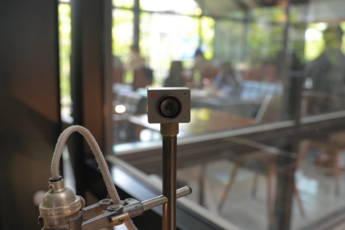 小さいのに高性能！最強のミニマルWebカメラ『OBSBOT Meet 2』レビュー