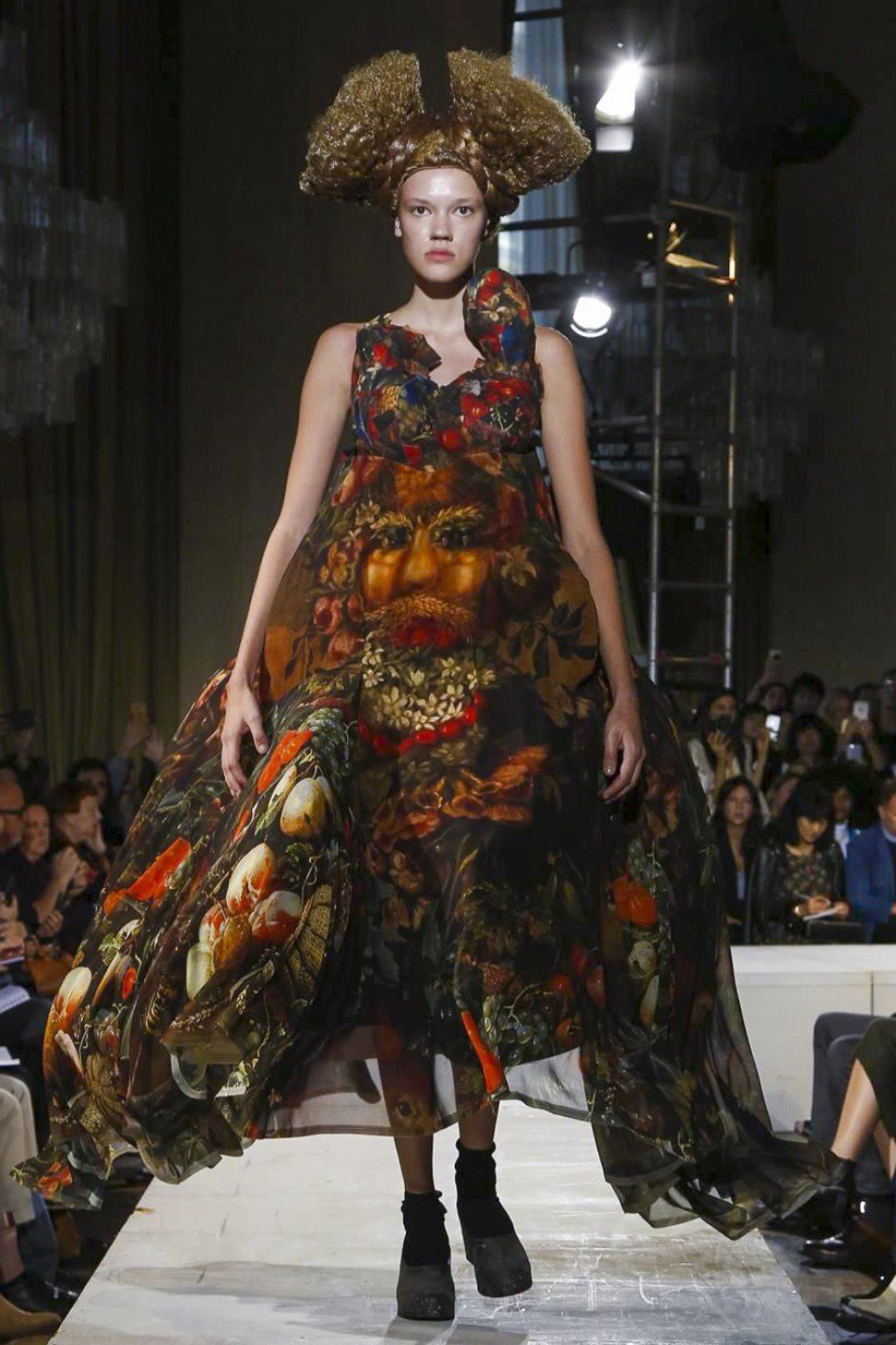 Show Report: Comme des Garçons S/S 18 Womenswear | SHOWstudio