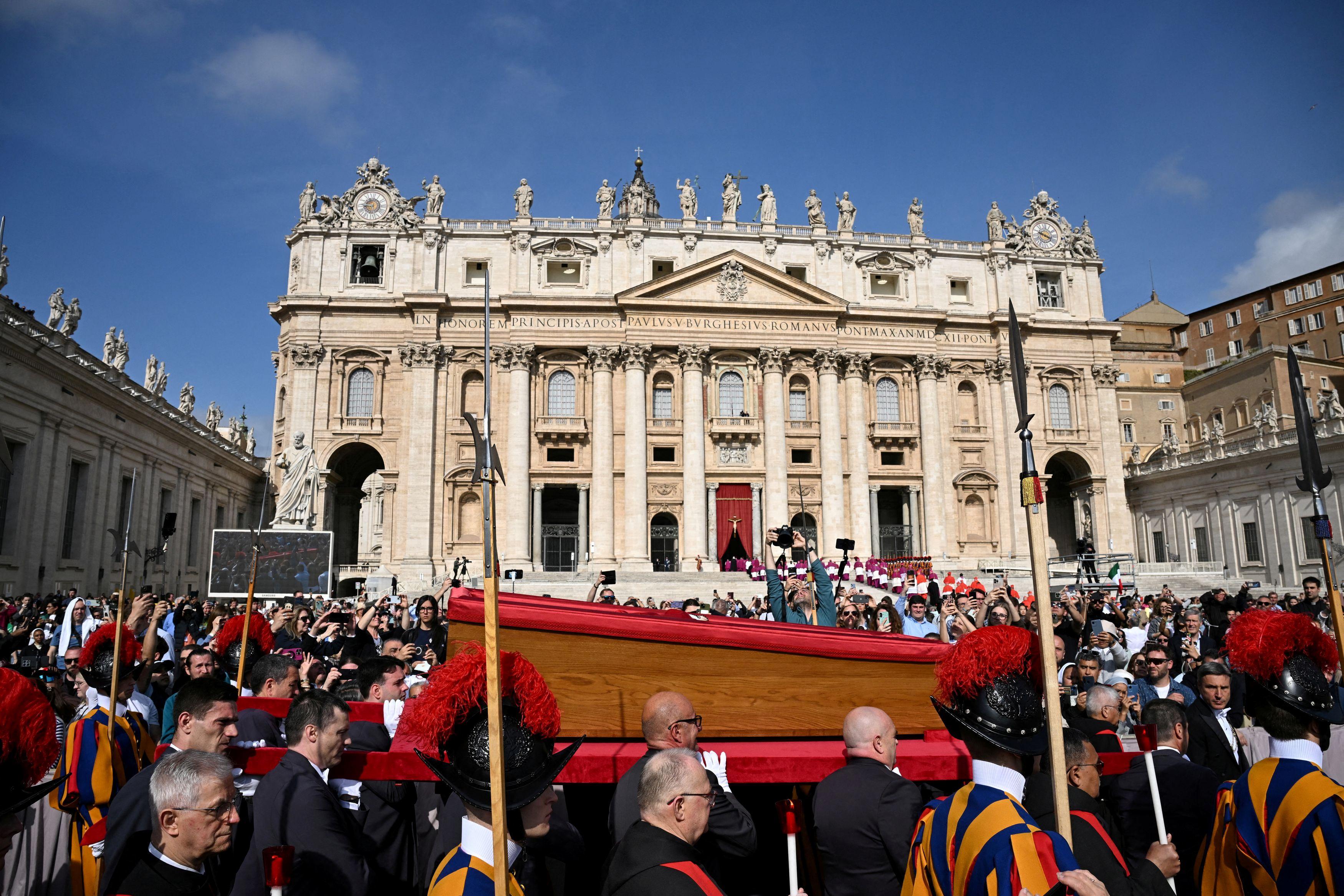 教皇フランシスコの葬儀に130超の外交団が参列予定 日本からは岩屋外相