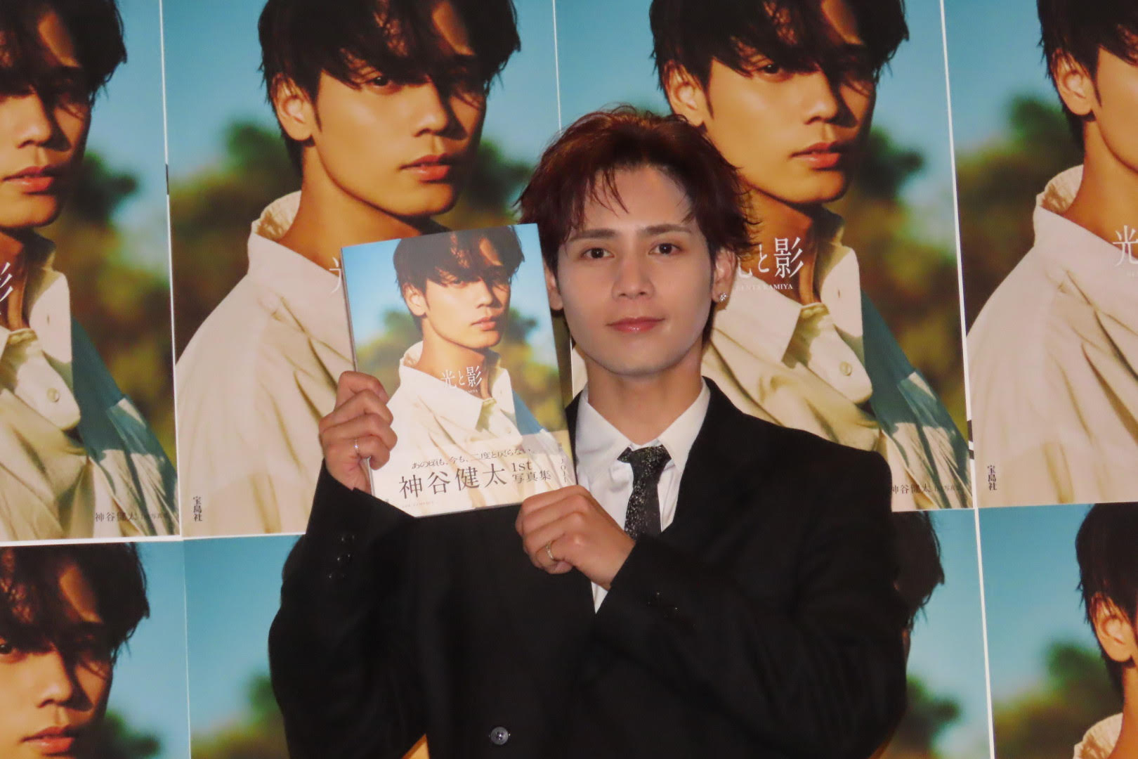 神谷健太、「光と影」をテーマに1st写真集発売 - サンスポ